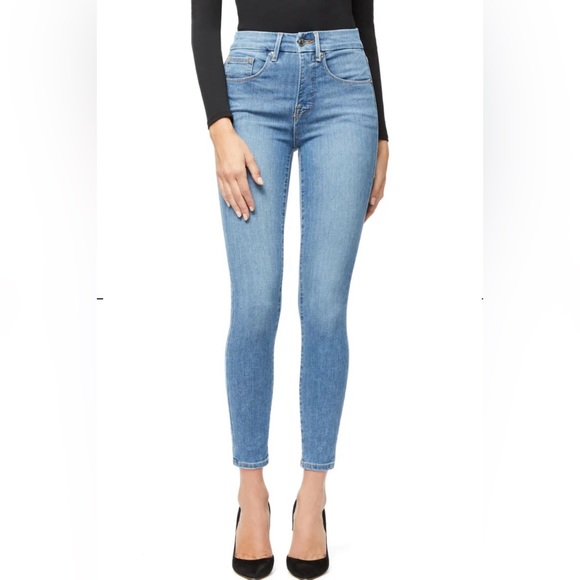GOOD AMERICAN GOOD LEGS CROP JEANS 
Color: Blue268 - Picture 1 of 4